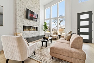 Building Photo - 1530 S Denver Ave