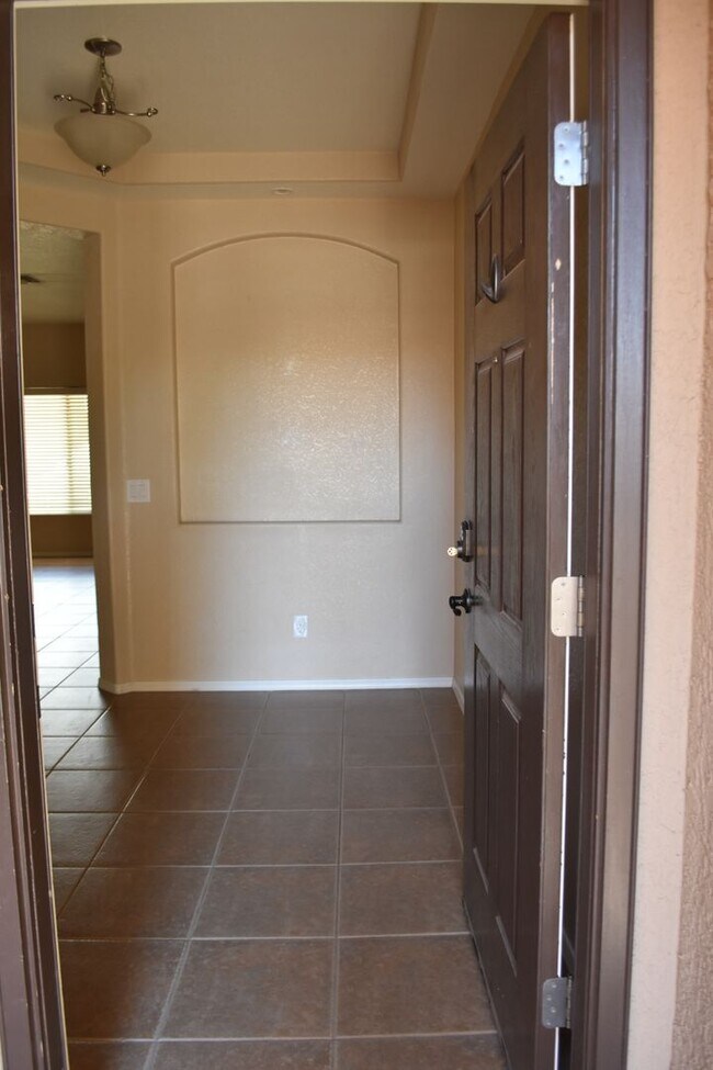 Building Photo - Location! Location! Location! 3BR/2BA/1766 sq.ft. rental in Cahaparral Village North in Sierra Vi...