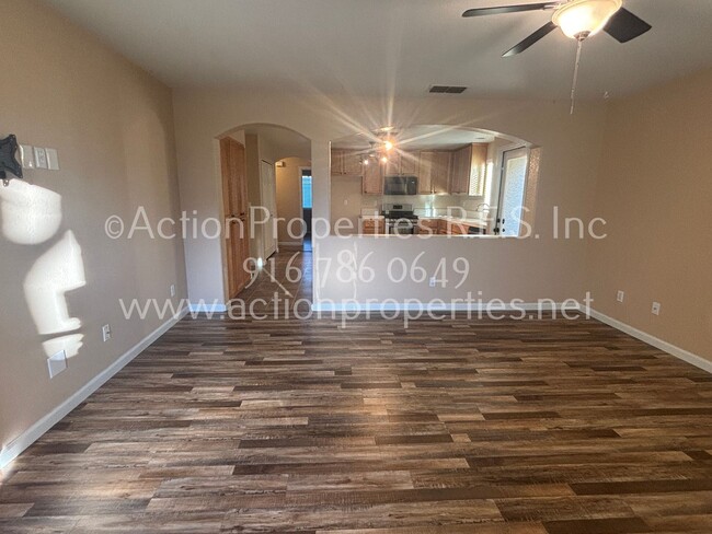 Building Photo - West Roseville LongMeadow 2 Gated, Single ...