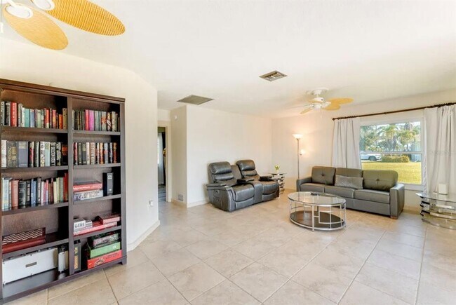 Foto del edificio - 5202 Forbes Terrace