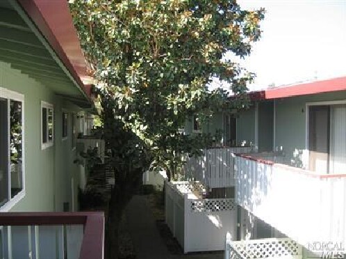 Foto principal - 445 S E St