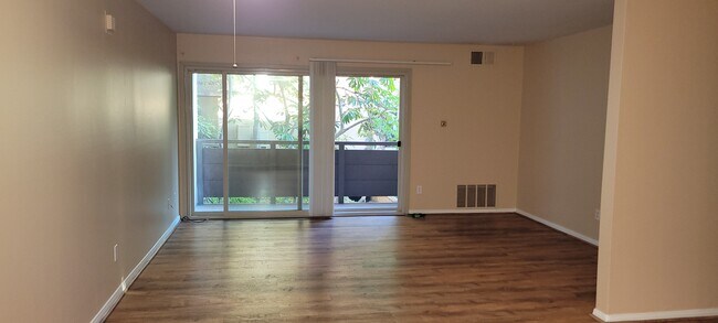 Foto del edificio - 1611 Hotel Cir S