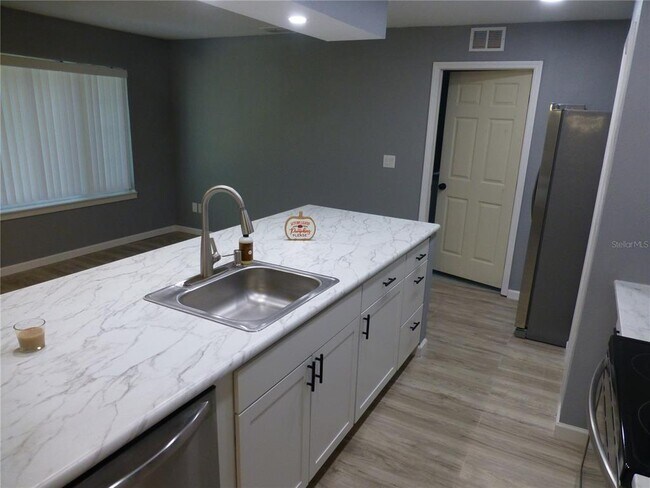 Foto del edificio - 30495 Park Ridge Dr