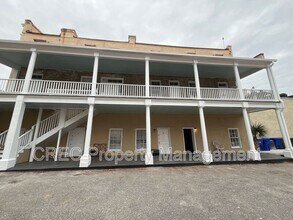 Building Photo - 126 Alexander St