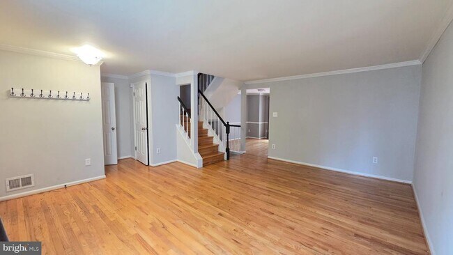 Building Photo - 6638 Greenleigh Ln