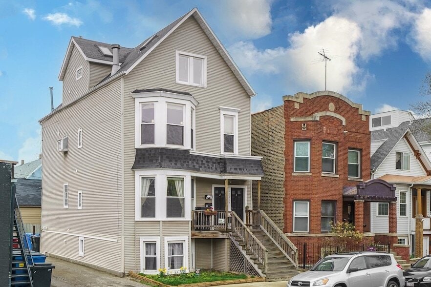 Primary Photo - 3414 N Damen Ave