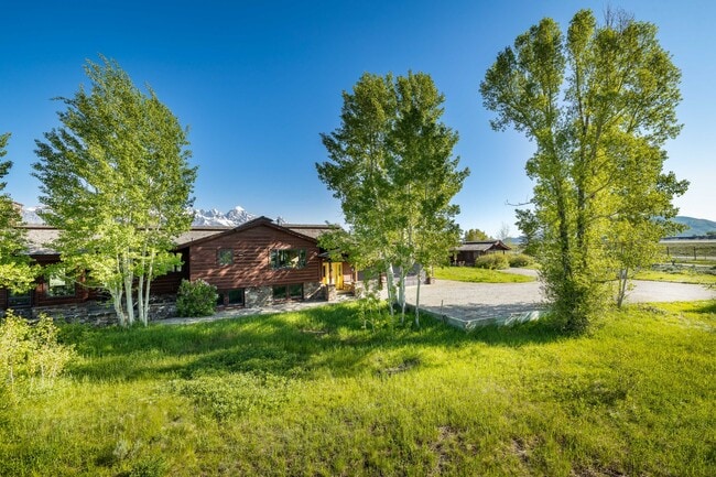 Foto del edificio - 8225 N Spring Gulch Rd