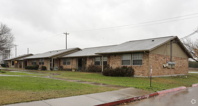 Building Photo - Heritage Place Apartments