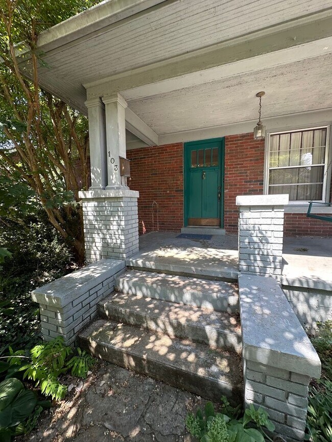 Building Photo - Beautiful, Historic House! Hardwood Floors...