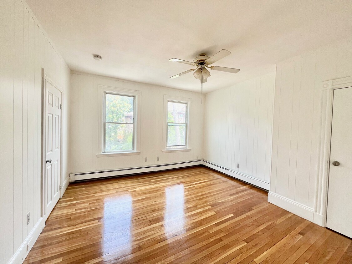 Foto principal - 200 Highland St