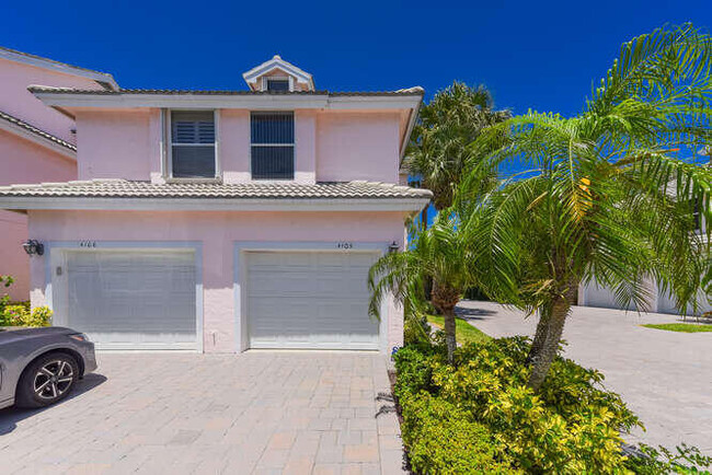 Building Photo - 4105 Fairway Dr N