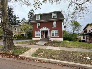 Building Photo - 319 W Fairmount Ave