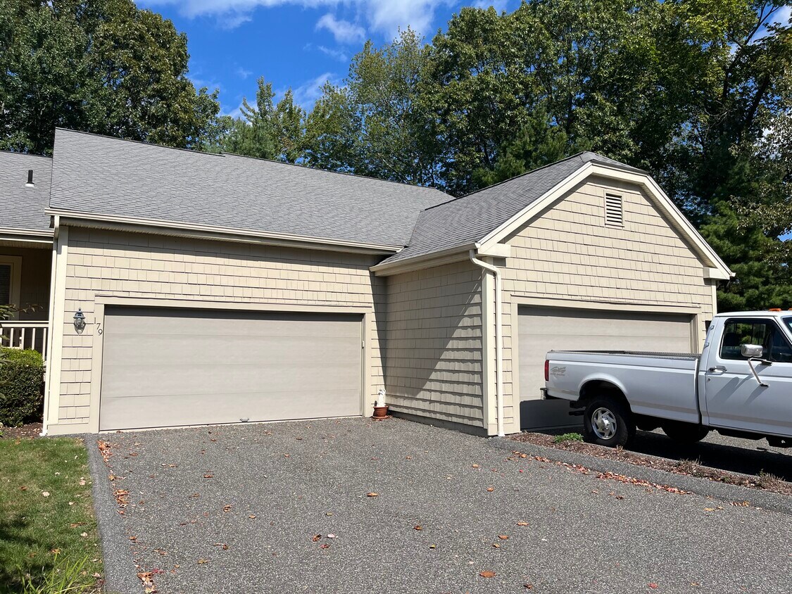 Primary Photo - 12 Boulevard Dr