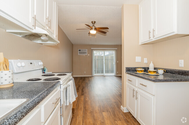 1BR, 1BA - 600SF - Kitchen - Ella 1711