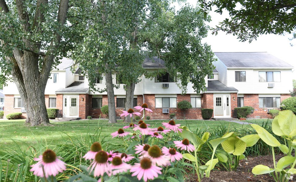 Little Creek Garden Apartments Rentals Rochester, NY