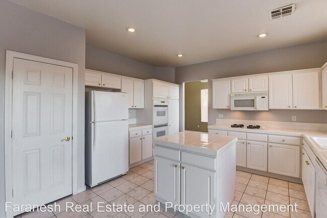 Building Photo - 4 br, 2.5 bath House - 1420 Landing Bay Ave
