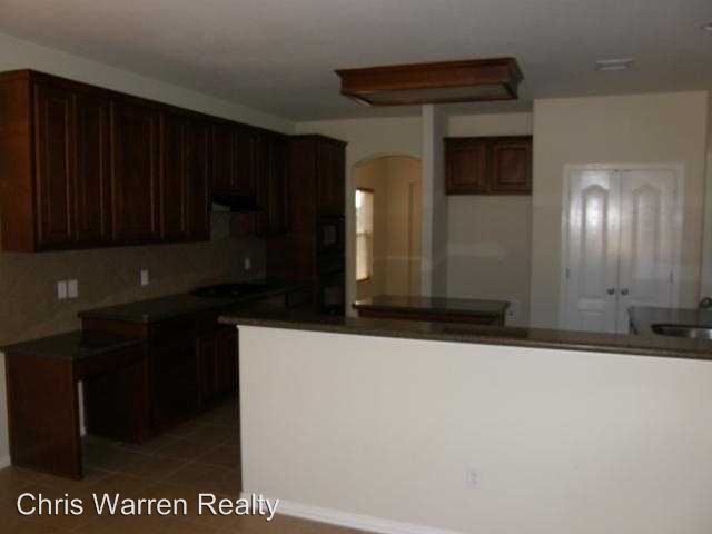 Building Photo - 1606 Lions Den