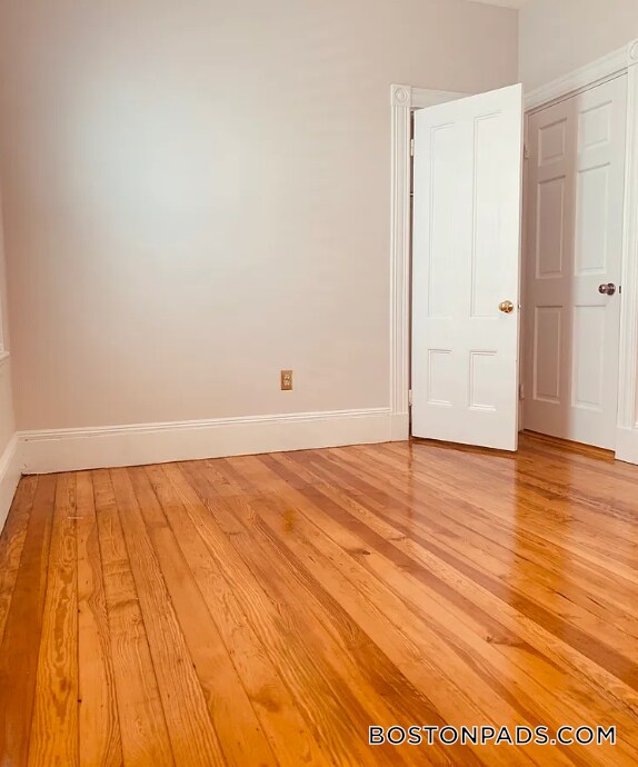 Foto del edificio - 108 Buttonwood St