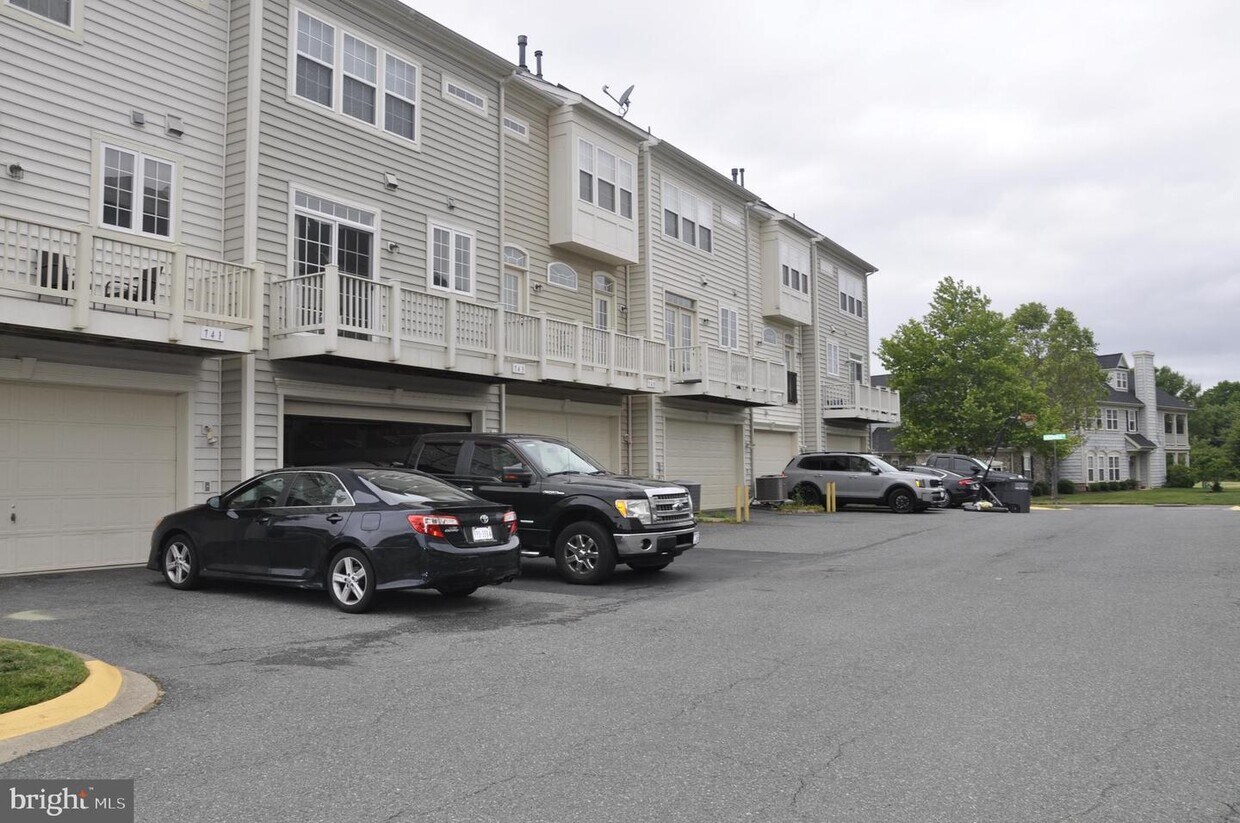 Primary Photo - 743 Collington Ct