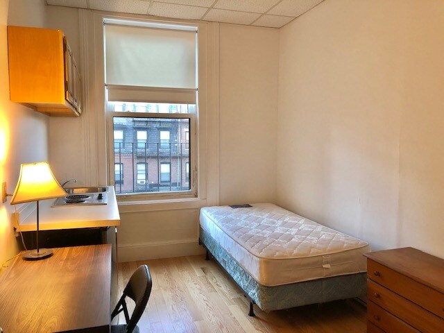 Building Photo - 405 Beacon St