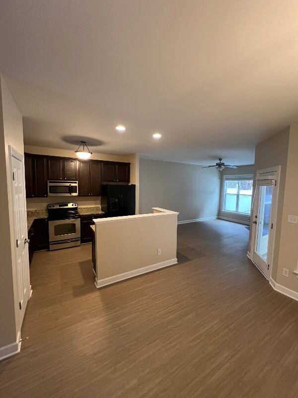 Foto del edificio - 1905 Fieldhouse Ave