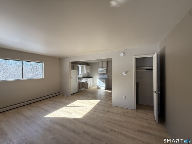 Building Photo - 388 S Main St