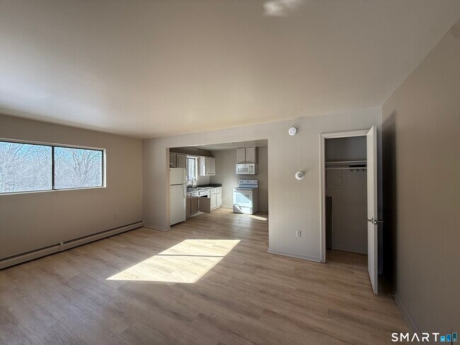 Foto del edificio - 388 S Main St