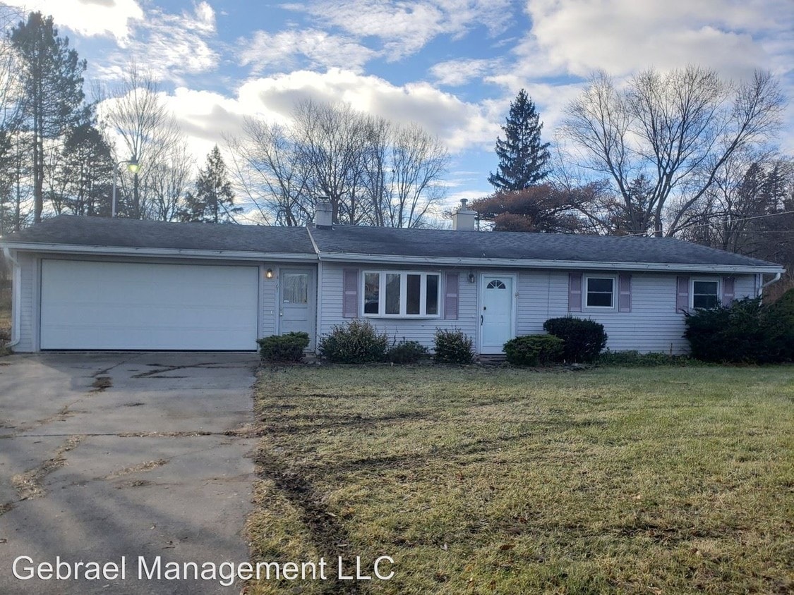 Primary Photo - 3 br, 1.5 bath House - 4567 Beecher rd.