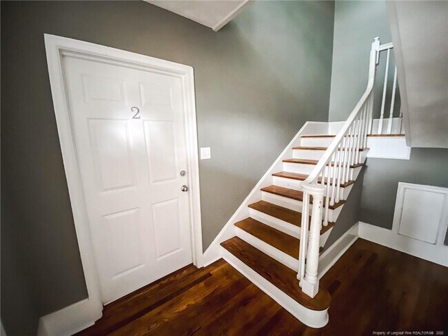 Building Photo - 210 E 16th St