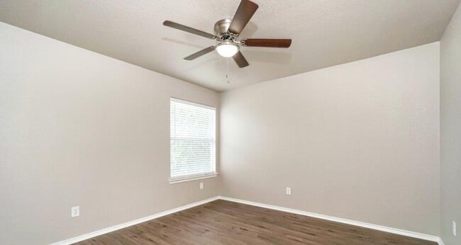 Foto del edificio - 6506 Oldham Cove