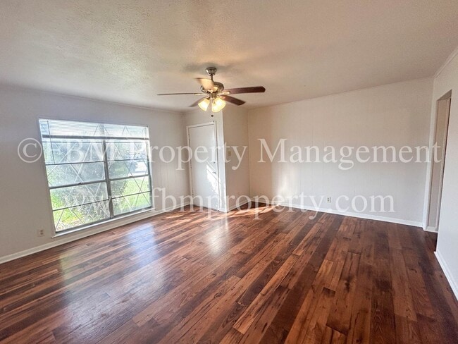 Foto del edificio - 1224 W Burnett St