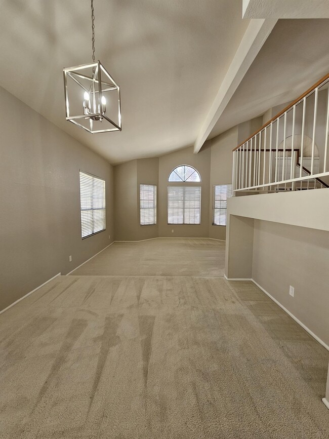 Foto del edificio - 110 E Evelyn Ln