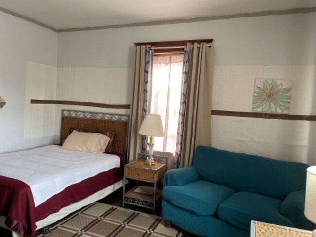 Building Photo - 306 Rockdale Ave