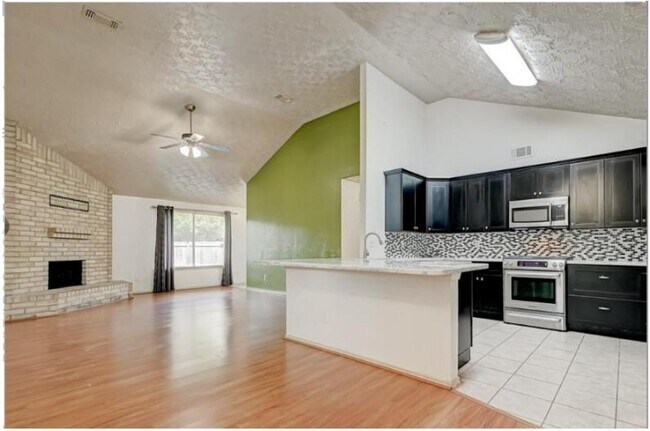 Building Photo - 1402 Great Dover Cir