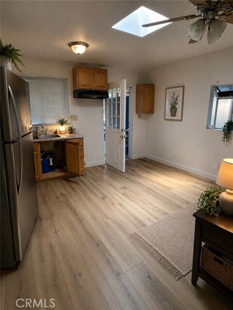 Foto del edificio - 1583 W Summit Ave