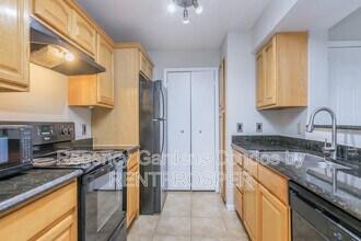 Building Photo - 4301 Lizshire Ln