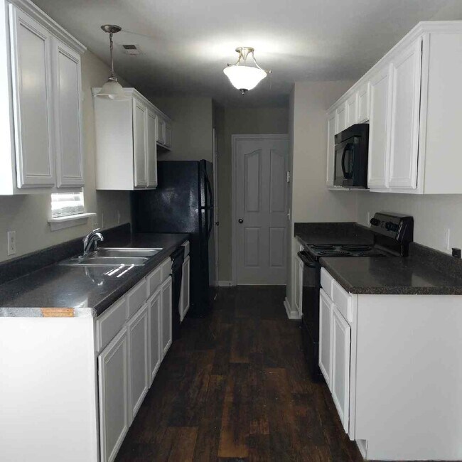 Foto del edificio - 1111 Geneil Ln
