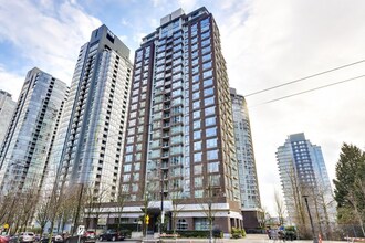 Building Photo - 550 Pacific St