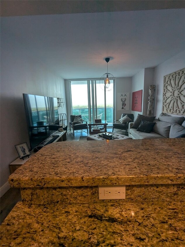 Foto principal - 2681 N Flamingo Rd