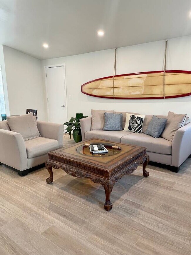 Foto del edificio - North Clairemont - Private Primary Suite & Outdoor Patio, Utilities Included