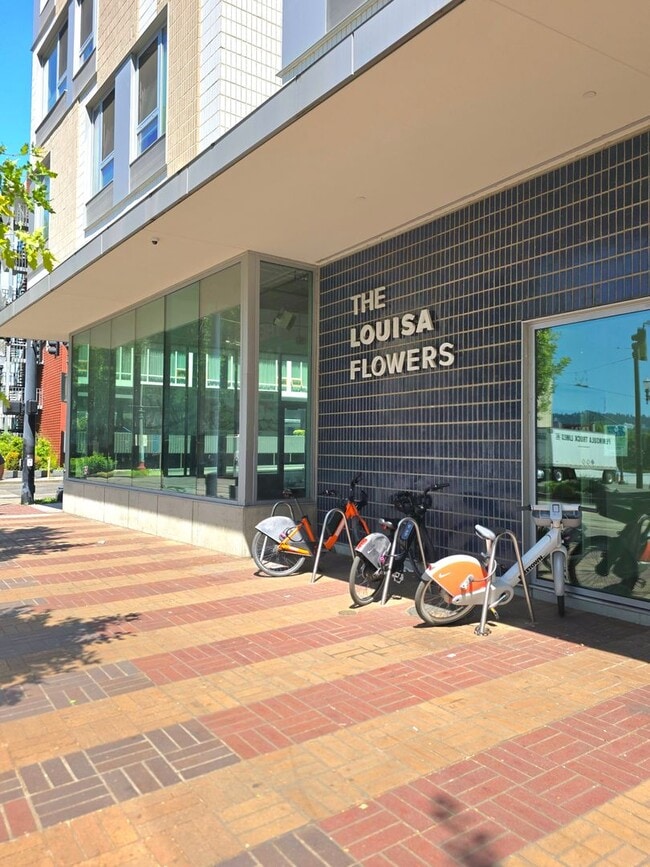 Interior Photo - Louisa Flowers apartments