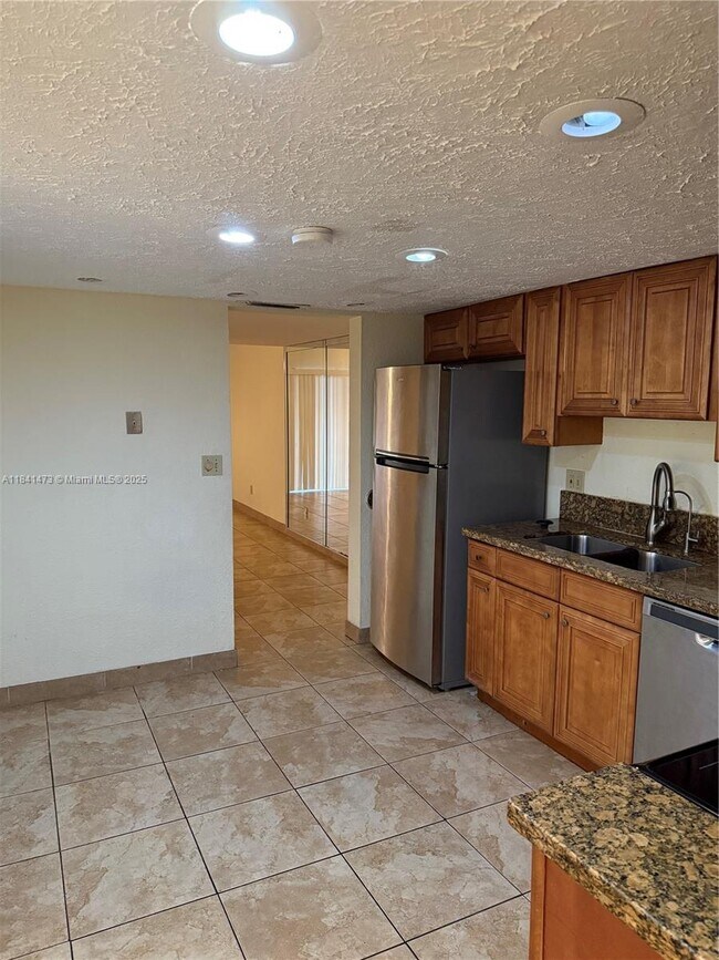 Foto del edificio - 2142 Nova Village Dr
