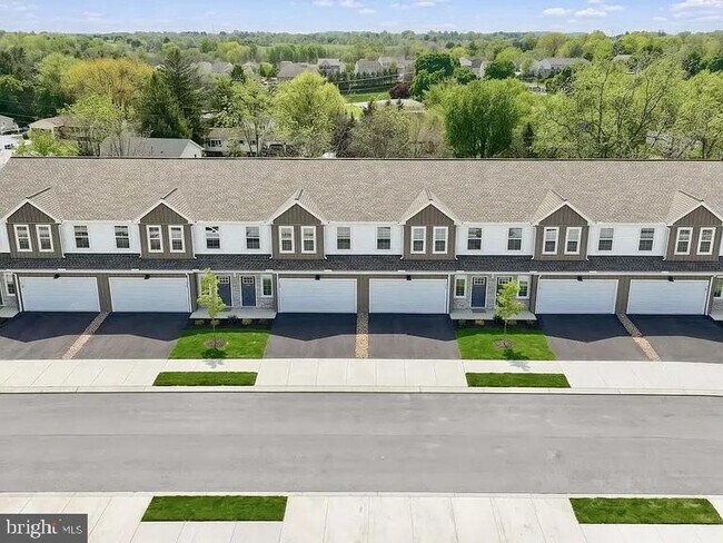 Foto del edificio - 7847 Oakbrook Dr