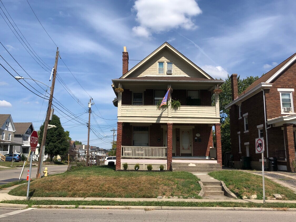 2768 Minot Ave Unit 2, Cincinnati, OH 45209 Apartments in Cincinnati