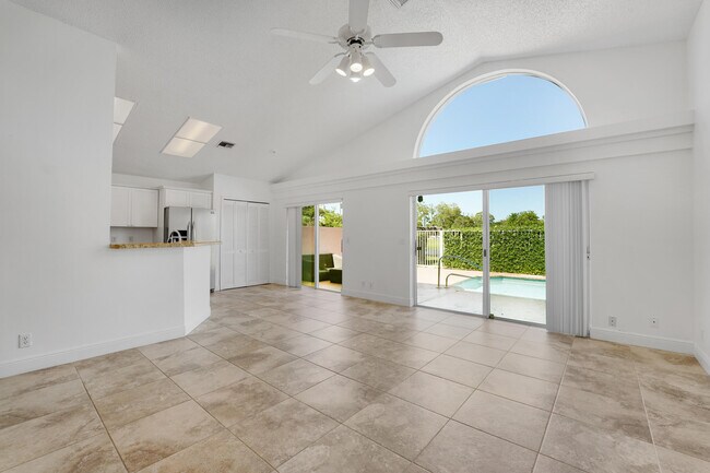 Foto del edificio - 4355 Leicester Ct