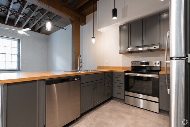 1BR, 1BA - 745SF - Cocina - Painters Row