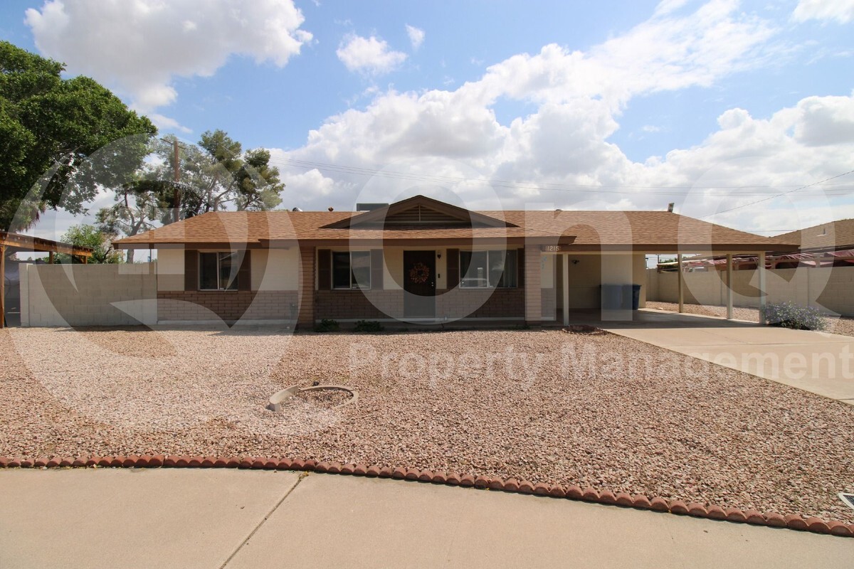 Foto principal - 1215 E Geneva Dr