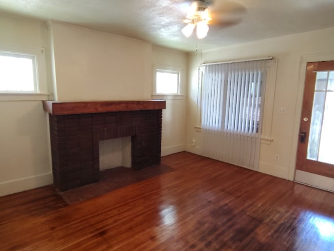 Building Photo - 1759 Berdan Ave