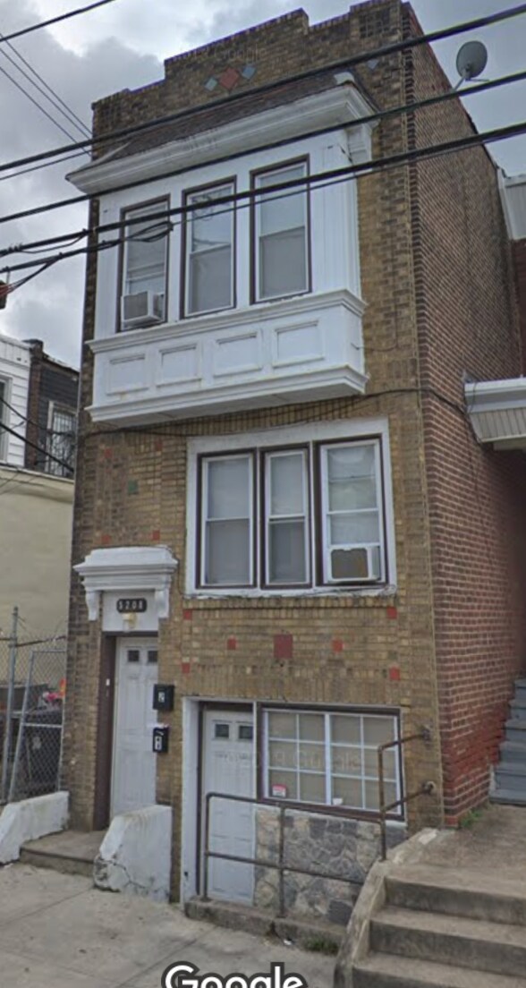 Building Photo - 5208 Locust St