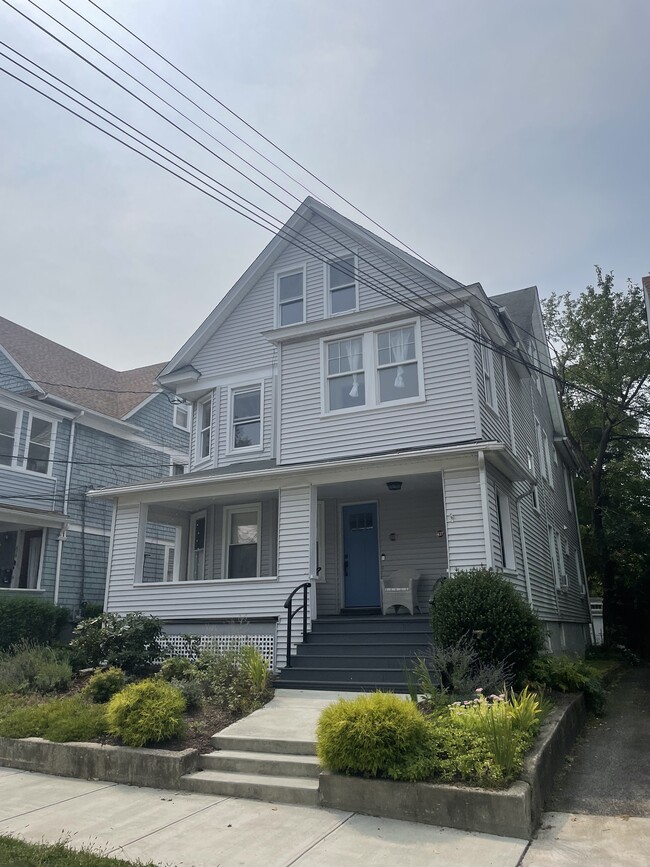 Building Photo - 437 Davidson St
